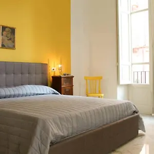 https://a-casa-di-enza-bb.palermohotels.org