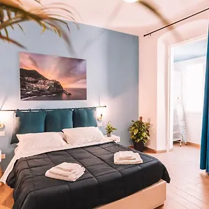 https://charmelise-1.hotelitalianriviera.com