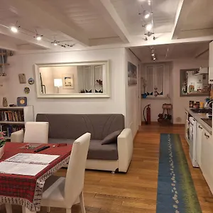 https://casa-garofoli.it-romehotels.com